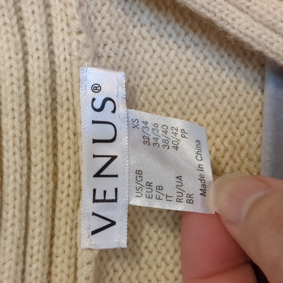 Venus Asymmetrical V-neck cable knit front crossover sweater - Picture 2 of 7